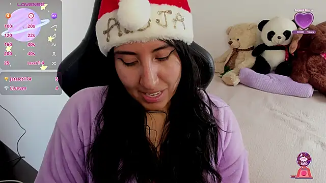 Snapshot of nerdgirl_314 chatting on December 25, 7:45 pm nerdgirl 314 online show from December 25, 7:45 pm