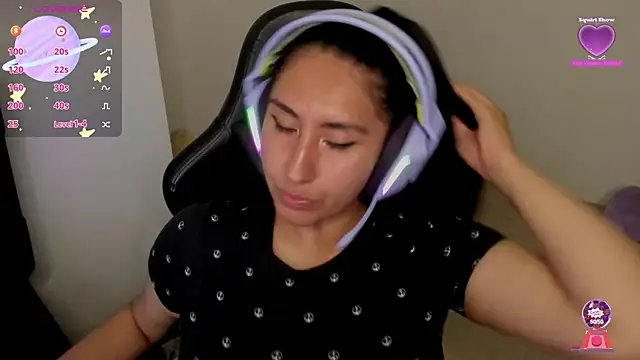 Snapshot of nerdgirl_314 chatting on December 27, 1:00 am nerdgirl 314 online show from December 27, 1:00 am