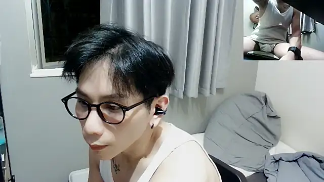 UndreamtM online show from September 13, 1:44 pm