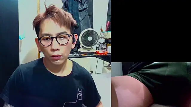 UndreamtM online show from March 23, 2:17 pm