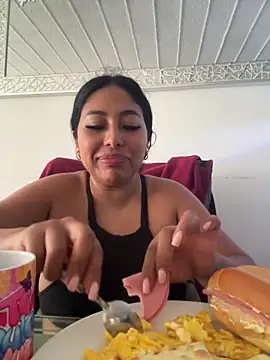 emmyjhonson07 online show from May 21, 1:08 pm