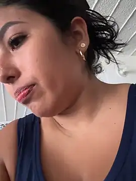 emmyjhonson07 online show from April 9, 11:49 am