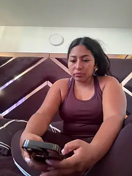 Snapshot of emmyjhonson07 chatting on December 19, 1:46 pm emmyjhonson07 online show from December 19, 1:46 pm