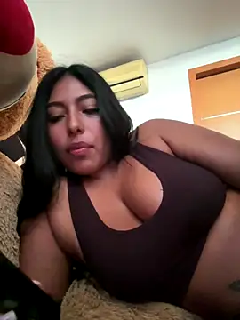 Snapshot of emmyjhonson07 chatting on November 24, 2:17 pm emmyjhonson07 online show from November 24, 2:17 pm