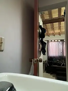 emmyjhonson07 online show from March 9, 1:03 pm