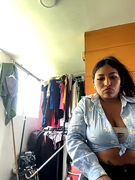 Snapshot of emmyjhonson07 chatting on December 1, 4:19 pm emmyjhonson07 online show from December 1, 4:19 pm