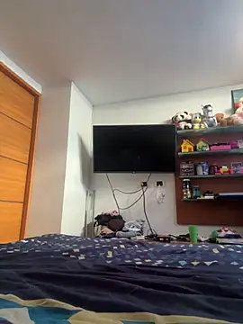 Snapshot of emmyjhonson07 chatting on October 28, 1:32 pm emmyjhonson07 online show from October 28, 1:32 pm