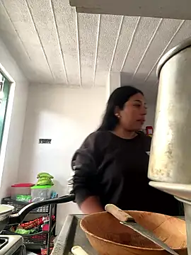 Snapshot of emmyjhonson07 chatting on January 16, 4:33 pm emmyjhonson07 online show from January 16, 4:33 pm