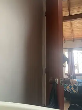 emmyjhonson07 online show from April 1, 1:23 pm