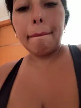 Snapshot of emmyjhonson07 chatting on November 10, 3:06 pm emmyjhonson07 online show from November 10, 3:06 pm