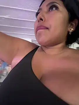 emmyjhonson07 online show from March 25, 1:10 pm