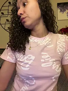 Snapshot of _Neeka_ chatting on February 8, 4:14 am Neeka online show from February 8, 4:14 am