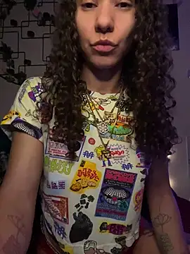 Snapshot of _Neeka_ chatting on February 1, 4:33 am Neeka online show from February 1, 4:33 am