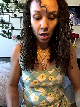 Snapshot of _Neeka_ chatting on September 27, 2:45 pm Neeka online show from September 27, 2:45 pm