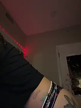 Snapshot of _Neeka_ chatting on February 27, 3:51 am Neeka online show from February 27, 3:51 am