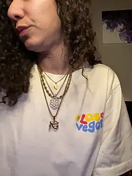 Snapshot of _Neeka_ chatting on February 14, 10:48 am Neeka online show from February 14, 10:48 am