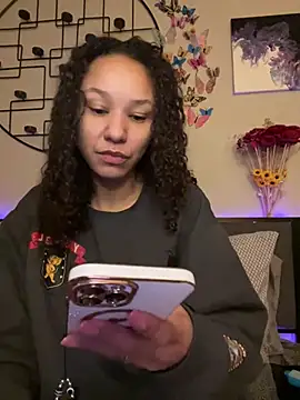 Snapshot of _Neeka_ chatting on January 4, 11:33 am Neeka online show from January 4, 11:33 am