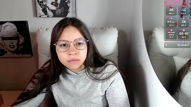 SamanthaRoldaan online show from January 14, 1:37 pm