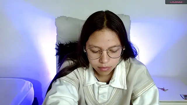 Snapshot of SamanthaRoldaan chatting on March 21, 7:24 pm SamanthaRoldaan online show from March 21, 7:24 pm
