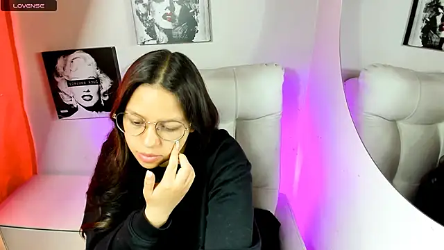 SamanthaRoldaan online show from April 13, 2:21 pm