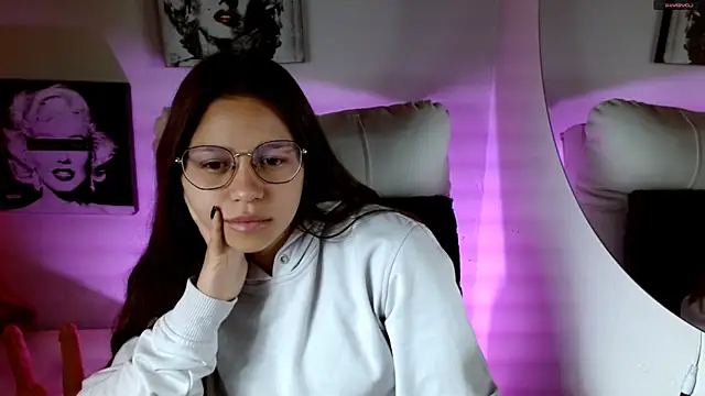 Snapshot of SamanthaRoldaan chatting on September 10, 3:00 pm SamanthaRoldaan online show from September 10, 3:00 pm