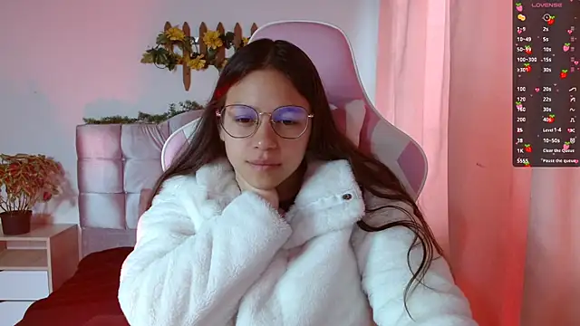 Snapshot of SamanthaRoldaan chatting on March 14, 1:24 pm SamanthaRoldaan online show from March 14, 1:24 pm