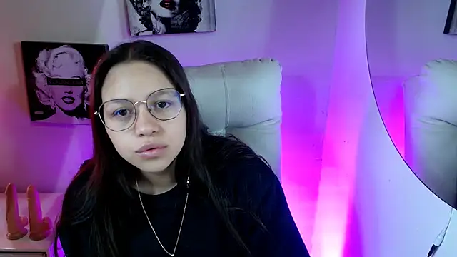 Snapshot of SamanthaRoldaan chatting on October 13, 2:07 pm SamanthaRoldaan online show from October 13, 2:07 pm