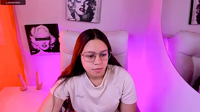 SamanthaRoldaan online show from March 14, 3:29 pm