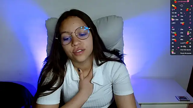 Snapshot of SamanthaRoldaan chatting on March 22, 3:42 pm SamanthaRoldaan online show from March 22, 3:42 pm