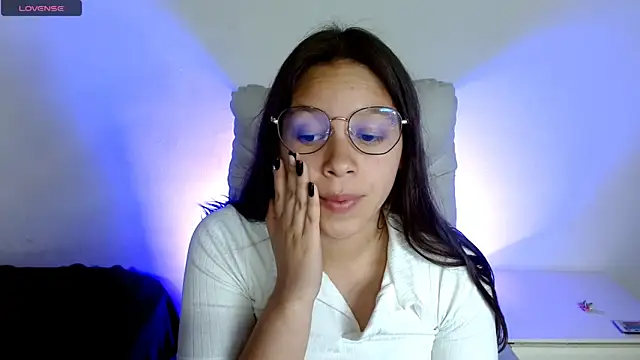 Snapshot of SamanthaRoldaan chatting on March 19, 7:38 pm SamanthaRoldaan online show from March 19, 7:38 pm