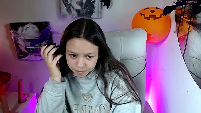 SamanthaRoldaan online show from October 30, 3:31 pm