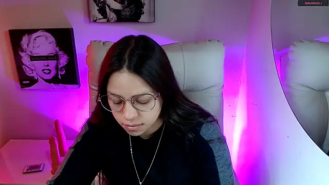 SamanthaRoldaan online show from February 7, 1:52 pm