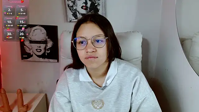 Snapshot of SamanthaRoldaan chatting on October 6, 3:13 pm SamanthaRoldaan online show from October 6, 3:13 pm