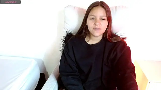 Snapshot of SamanthaRoldaan chatting on March 13, 4:45 pm SamanthaRoldaan online show from March 13, 4:45 pm