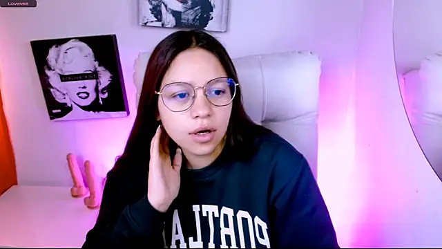 SamanthaRoldaan online show from March 6, 12:55 pm