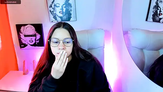 SamanthaRoldaan online show from March 24, 3:23 pm