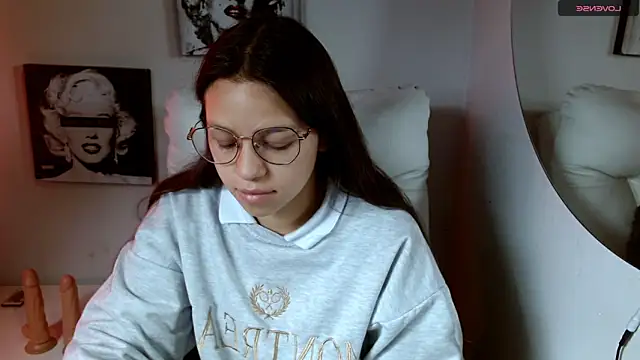 Snapshot of SamanthaRoldaan chatting on September 19, 2:21 pm SamanthaRoldaan online show from September 19, 2:21 pm