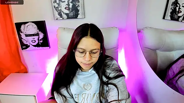 SamanthaRoldaan online show from April 20, 2:40 pm