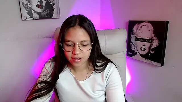 Snapshot of SamanthaRoldaan chatting on March 17, 2:12 pm SamanthaRoldaan online show from March 17, 2:12 pm