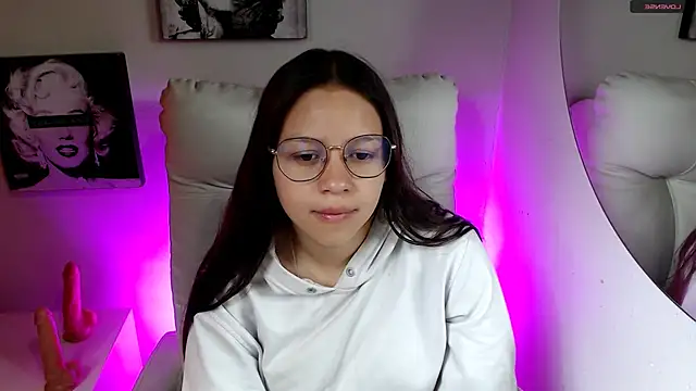 SamanthaRoldaan online show from February 13, 1:44 pm