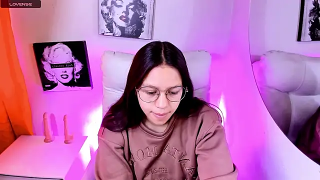 SamanthaRoldaan online show from March 16, 3:26 pm