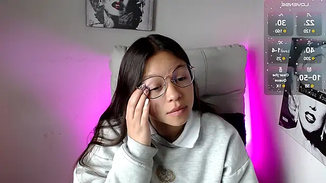 Snapshot of SamanthaRoldaan chatting on March 4, 1:49 pm SamanthaRoldaan online show from March 4, 1:49 pm