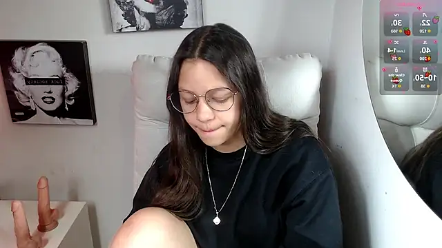 SamanthaRoldaan online show from November 13, 3:49 pm