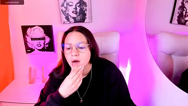 SamanthaRoldaan online show from March 26, 2:37 pm