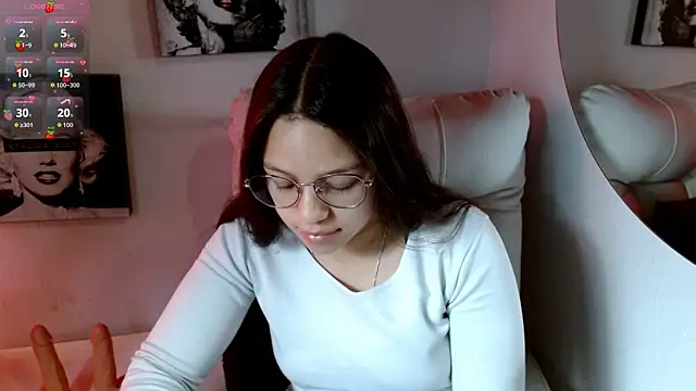 Snapshot of SamanthaRoldaan chatting on September 13, 2:39 pm SamanthaRoldaan online show from September 13, 2:39 pm