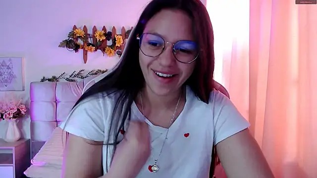 Snapshot of SamanthaRoldaan chatting on September 16, 4:30 pm SamanthaRoldaan online show from September 16, 4:30 pm