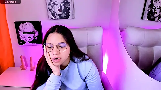 SamanthaRoldaan online show from March 25, 3:00 pm