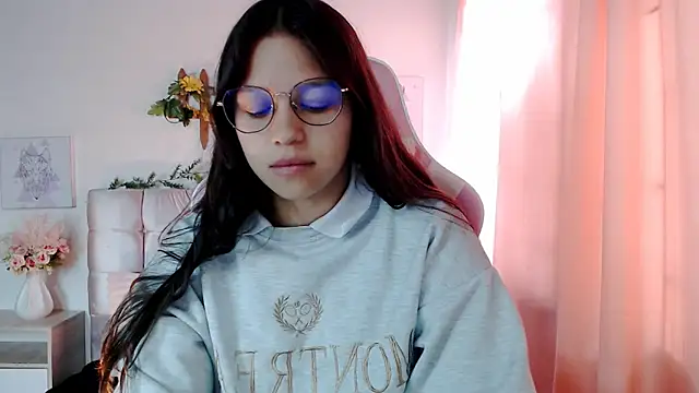 Snapshot of SamanthaRoldaan chatting on September 9, 2:59 pm SamanthaRoldaan online show from September 9, 2:59 pm