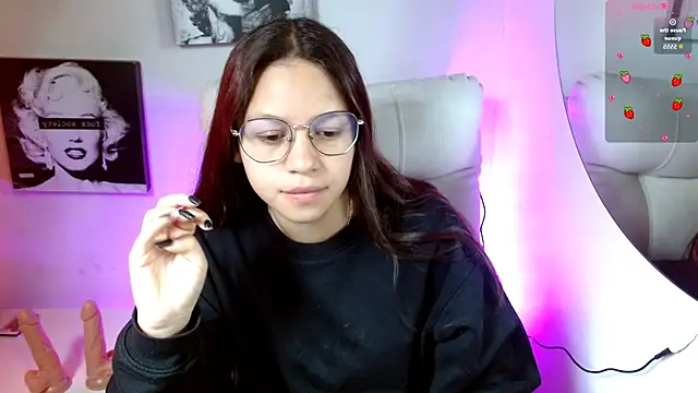 Snapshot of SamanthaRoldaan chatting on September 18, 2:42 pm SamanthaRoldaan online show from September 18, 2:42 pm