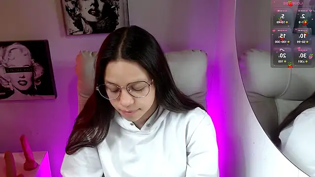 SamanthaRoldaan online show from November 19, 1:55 pm